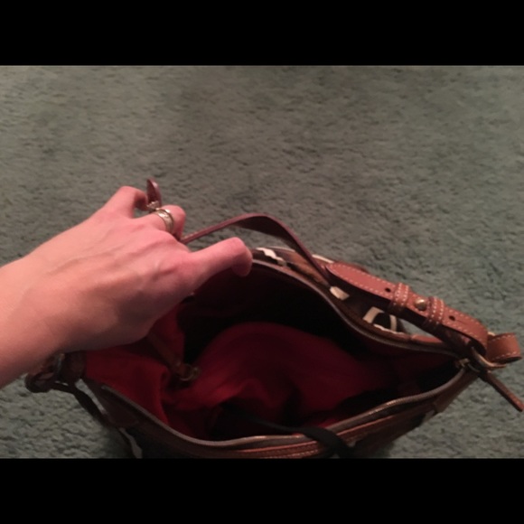 Gently used Dooney and Bourke bag - Picture 3 of 4